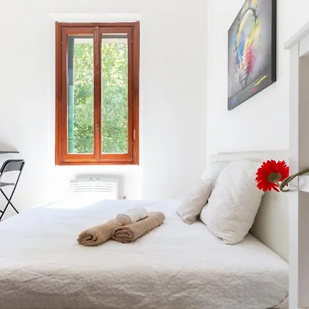 Alessia's Flat - Certosa דירה *